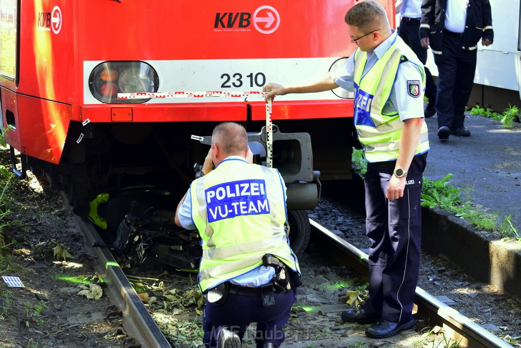 VU Roller KVB Bahn Koeln Luxemburgerstr Neuenhoefer Allee P062.JPG - Miklos Laubert